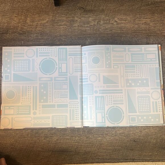 Kane Miller On the Space Station Shine-a-Light Children’s Flashlight Book Gift - Picture 2 of 9